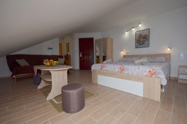 Wohnung 1 Schlafzimmer, mit Klimaanlage