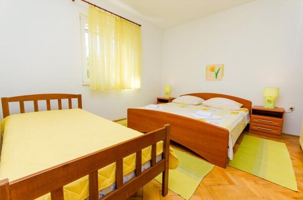 Wohnung 1 Schlafzimmer, mit Klimaanlage