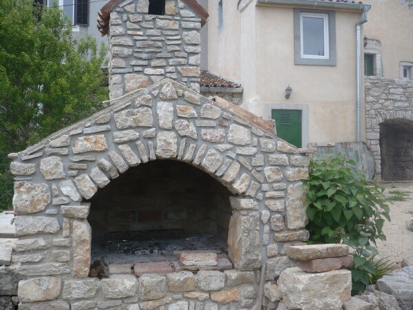 Casa 2 camere, con giardino