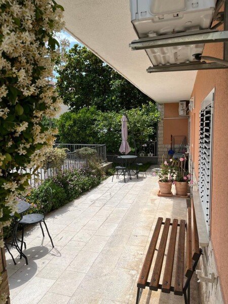 Appartement 2 chambres, avec jardin