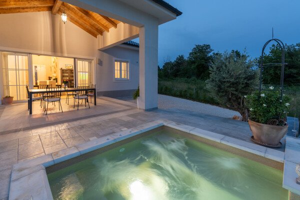 Villa 2 camere, con idromassaggio