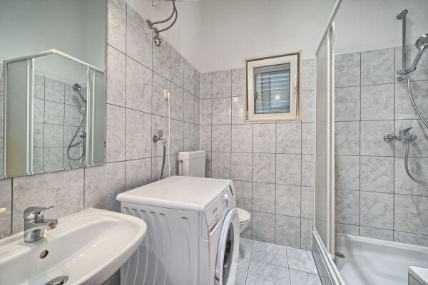 Apartment 3 bedrooms, with sea view