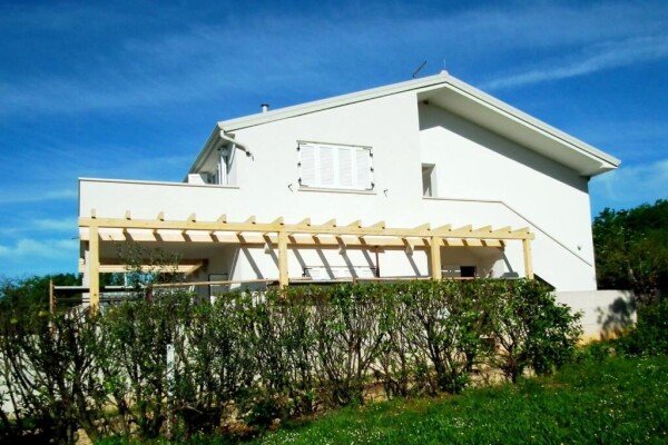 Appartamento 1 camera, con giardino