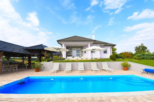 Villa 4 Schlafzimmer, mit Pool