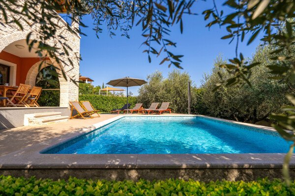 Villa 5 Schlafzimmer, mit Pool