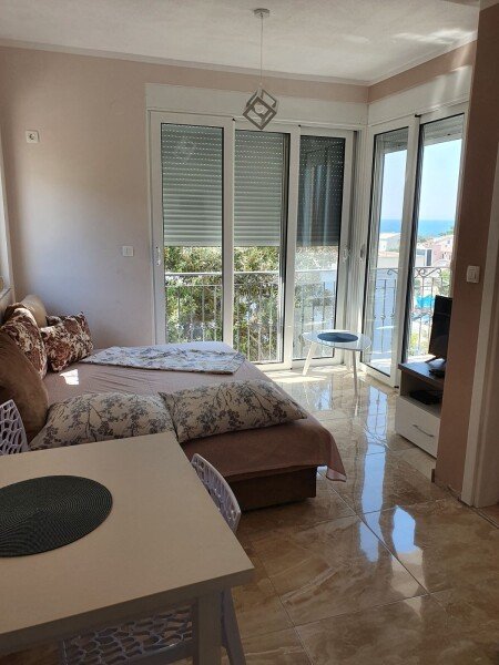 Appartamento 1 camera, con vista mare