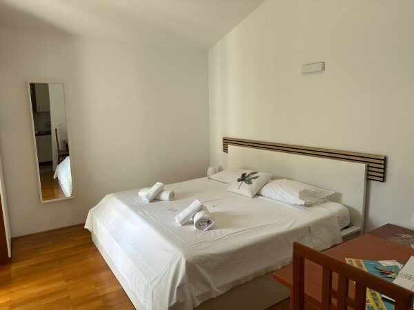 Wohnung 1 Schlafzimmer, mit Klimaanlage