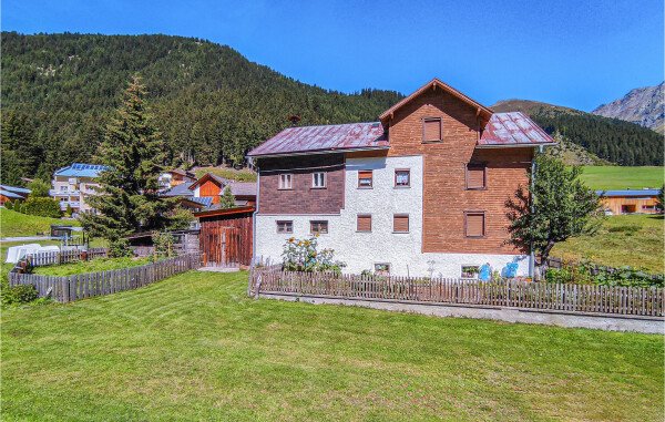 House 3 bedrooms, with garden