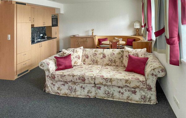 Appartamento 1 camera, con giardino