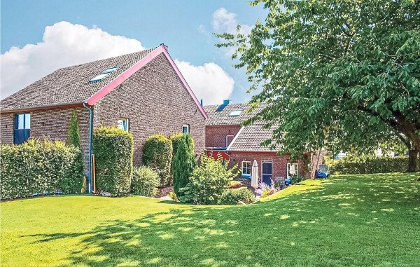 House 7 bedrooms, with garden