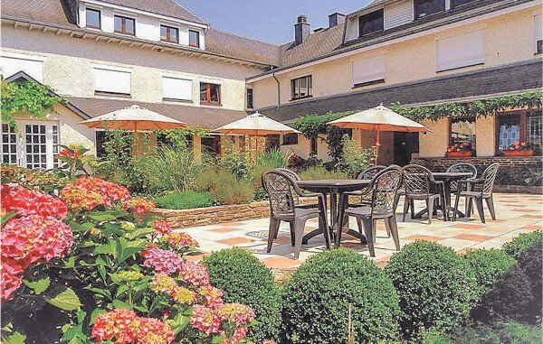 Huis 14 slaapkamers, met zwembad