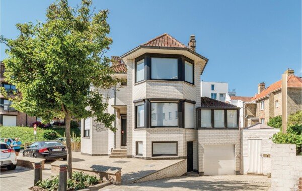House 5 bedrooms, with sea view