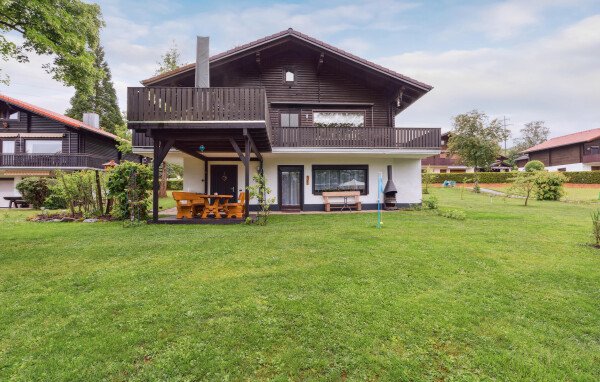 Wohnung 2 Schlafzimmer, mit Garten