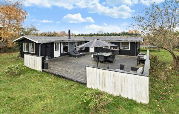 House 3 bedrooms, with garden
