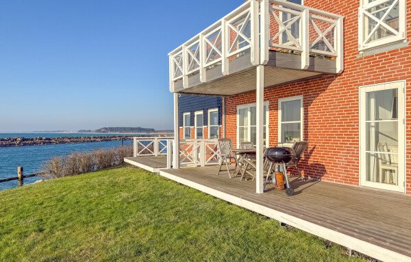 Apartment 2 bedrooms, with sea view