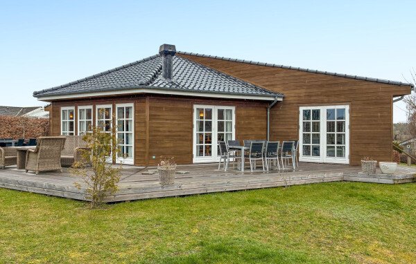House 4 bedrooms, with fireplace