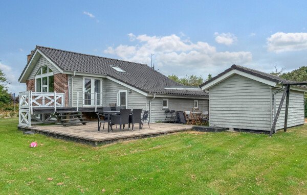 House 3 bedrooms, with air conditioning