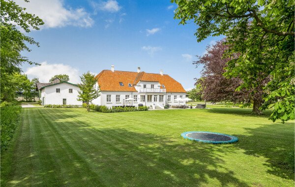 Ferienhaus 8 Schlafzimmer, mit Garten