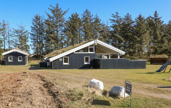 House 4 bedrooms, with sea view