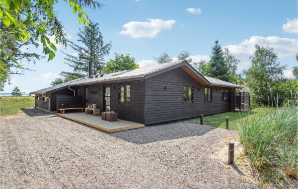 House 3 bedrooms, with sea view