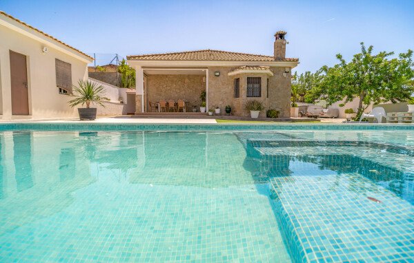 Casa 3 habitaciones, con piscina