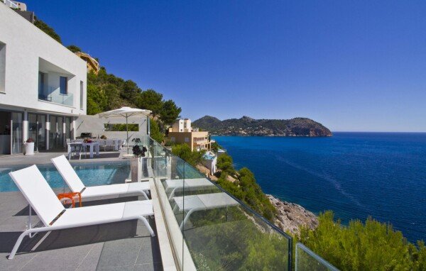 House 5 bedrooms, with sea view