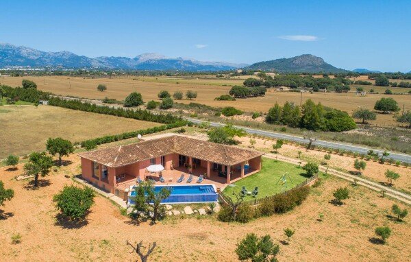 Maison moderne, 4 chambres, avec piscine