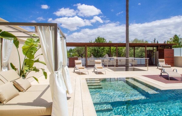 Ferienhaus 12 Schlafzimmer, mit Pool