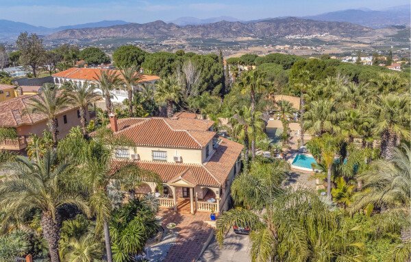 Casa 5 habitaciones, con piscina