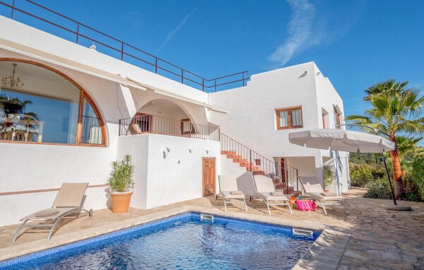 House 4 bedrooms, with sea view