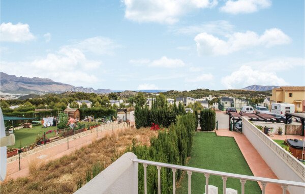 House 2 bedrooms, with pool