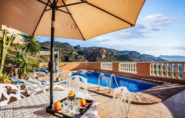 Casa 3 habitaciones, con piscina