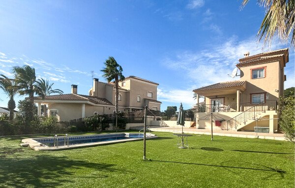 Casa 3 habitaciones, con piscina