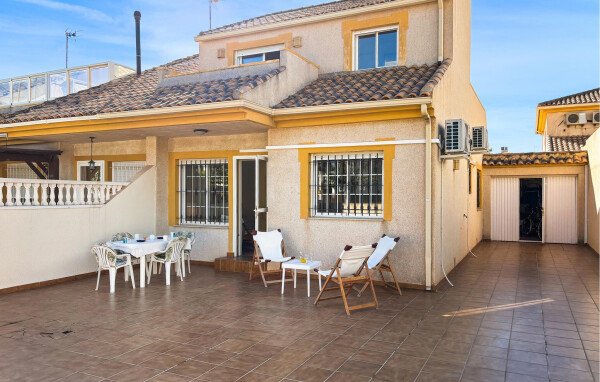 House 3 bedrooms, with air conditioning