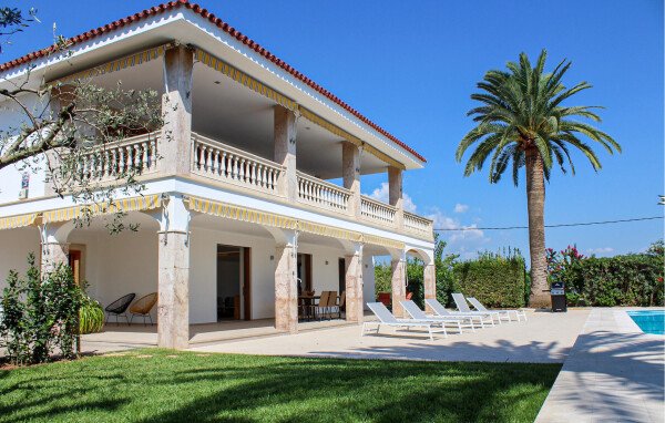 Maison de campagne confortable, 4 chambres, avec piscine