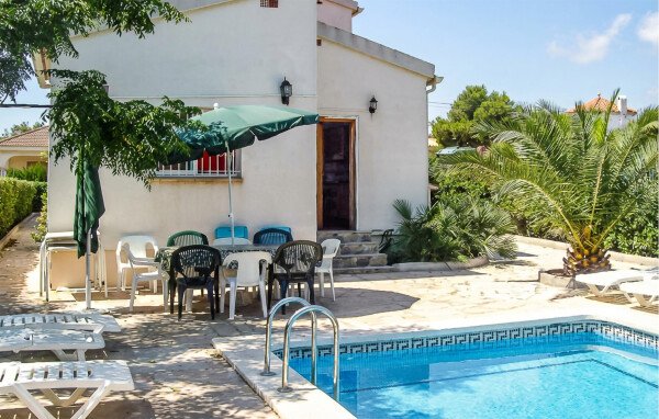 Maison de campagne confortable, 4 chambres, avec piscine