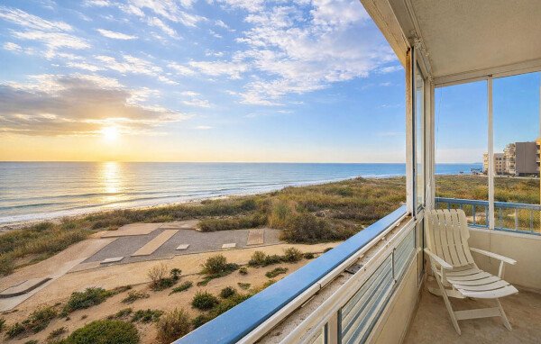 Apartment 3 bedrooms, with sea view