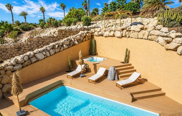 House 3 bedrooms, with sea view