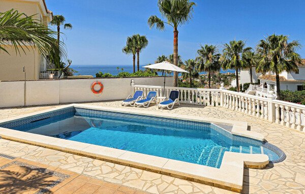 House 3 bedrooms, with sea view