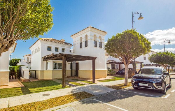 House 2 bedrooms, with pool