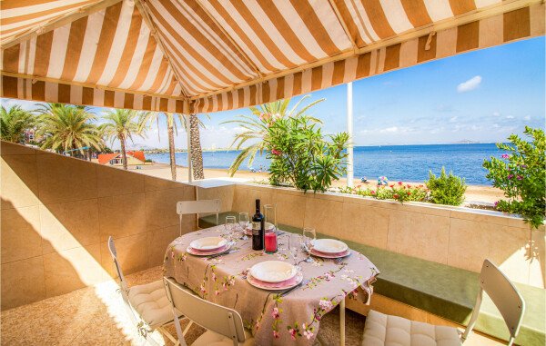 Appartement confortable, 3 chambres, avec vue sur mer