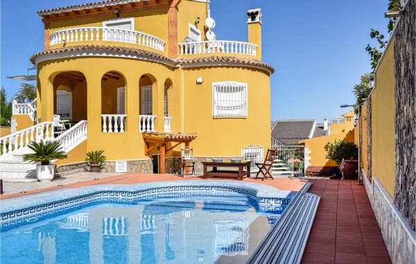 Casa 4 habitaciones, con piscina