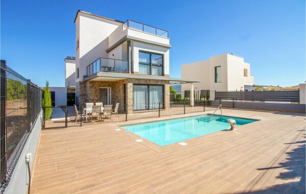 Casa 4 habitaciones, con piscina