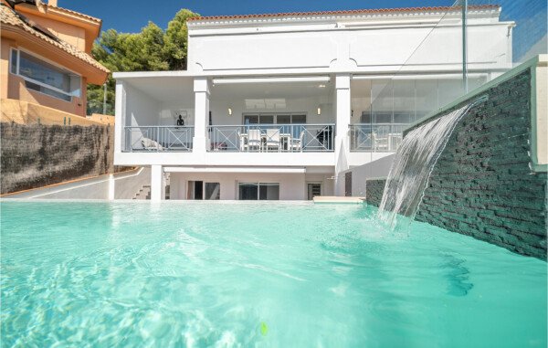 House 5 bedrooms, with sea view