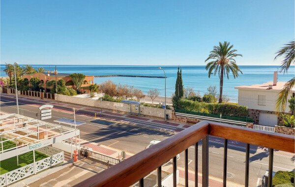 Apartment 3 bedrooms, with sea view