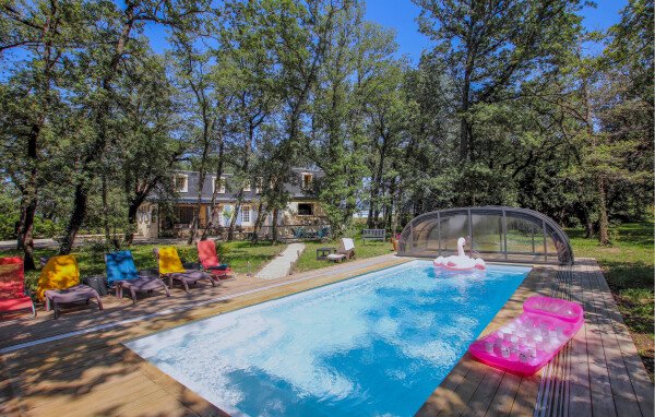 Maison confortable, 5 chambres, avec piscine
