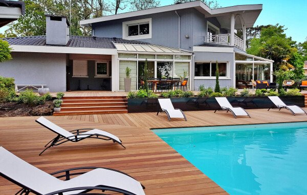 Maison moderne, 3 chambres, avec piscine