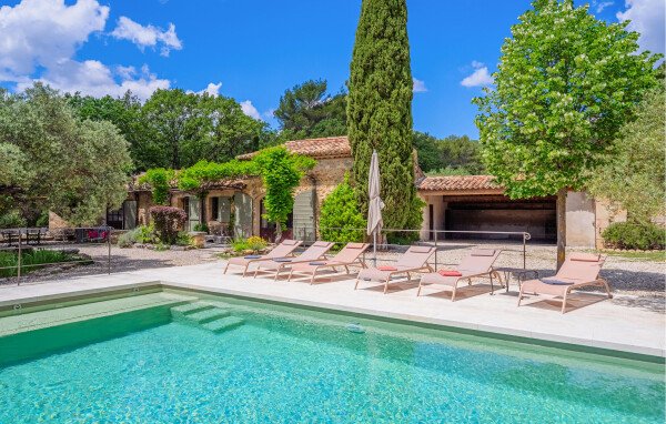 Maison moderne, 3 chambres, avec piscine