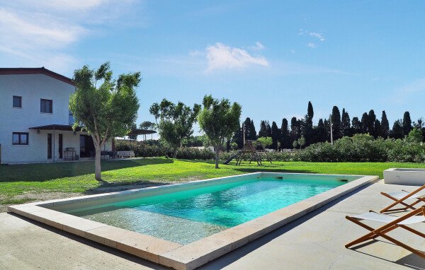 Maison moderne, 2 chambres, avec piscine