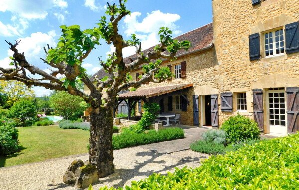 Maison en pierre moderne, 4 chambres, avec piscine